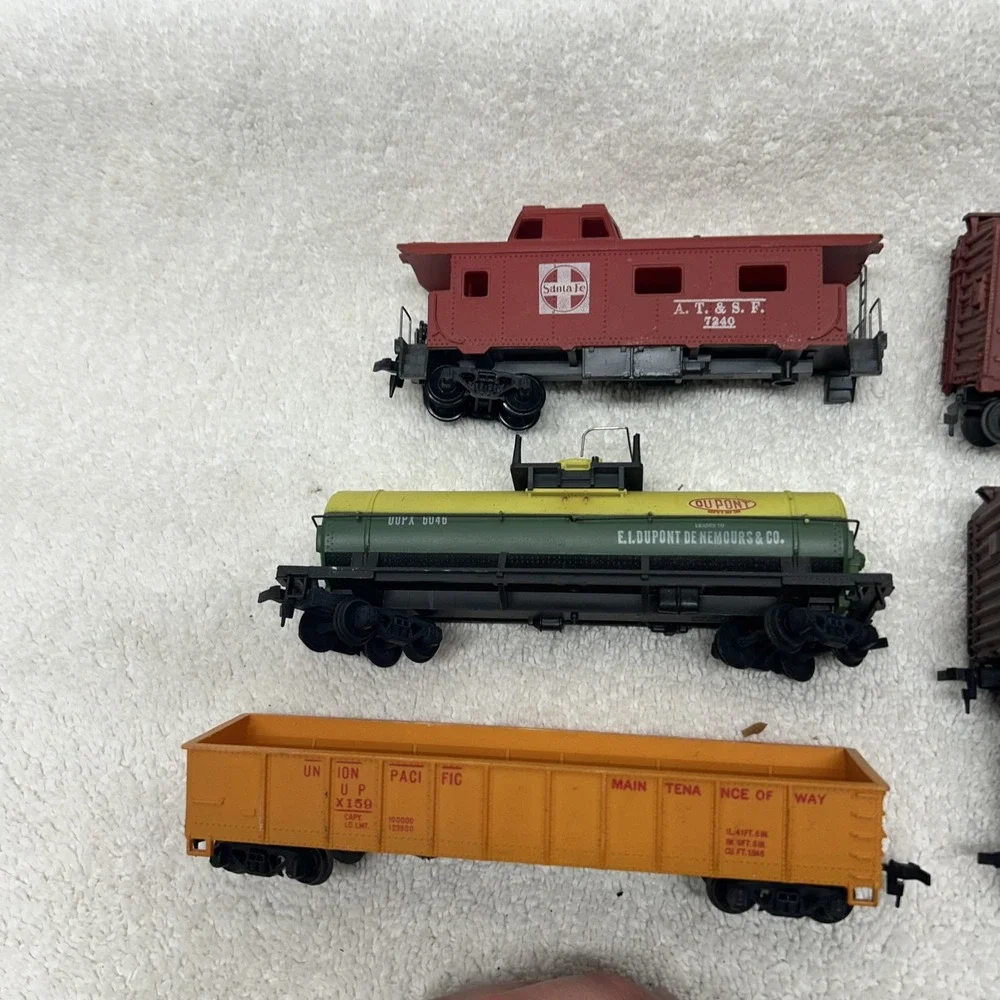 Tyco Vintage Lot of 7 Model Train Cars Toys HO